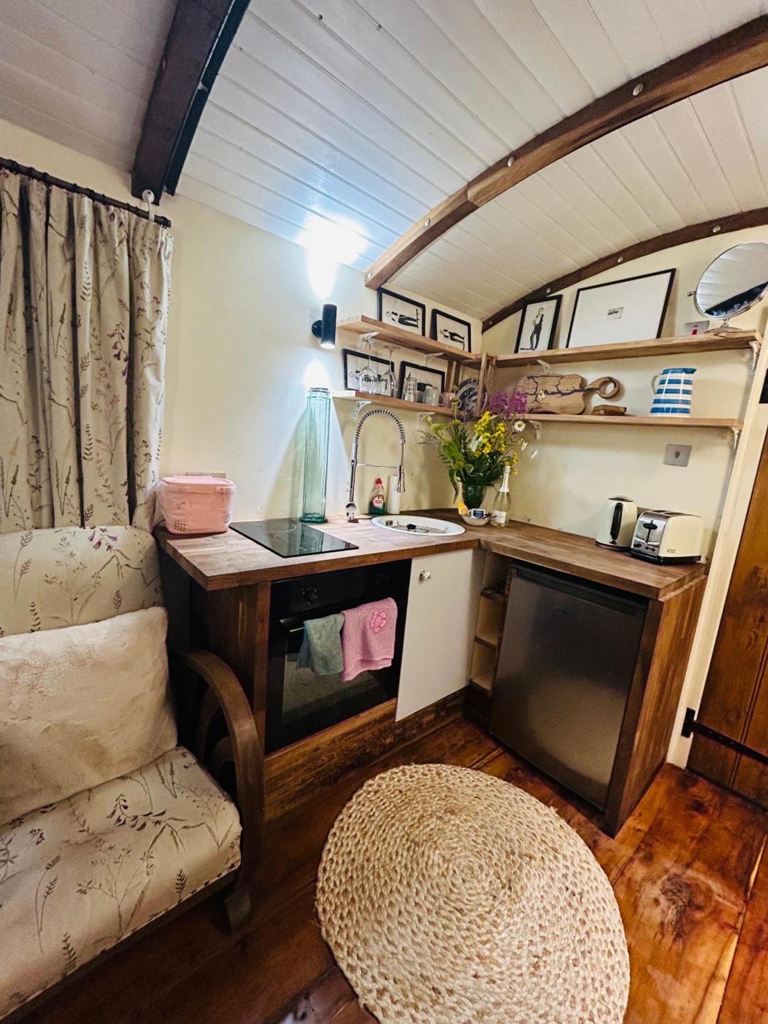 The Railway Carriage - Blue Villa Glasbury Kültér fotó